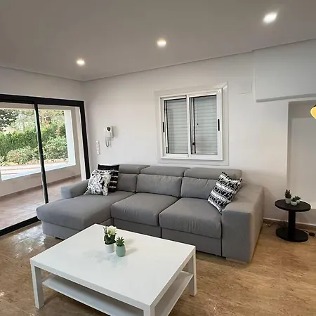 Вилла Luxury Vista A Laguna Rosa De Торевьиа